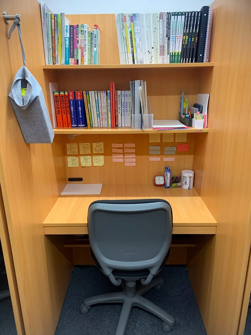 会員制自習室 OWN DESK NIIGATA の店内 (Google提供)