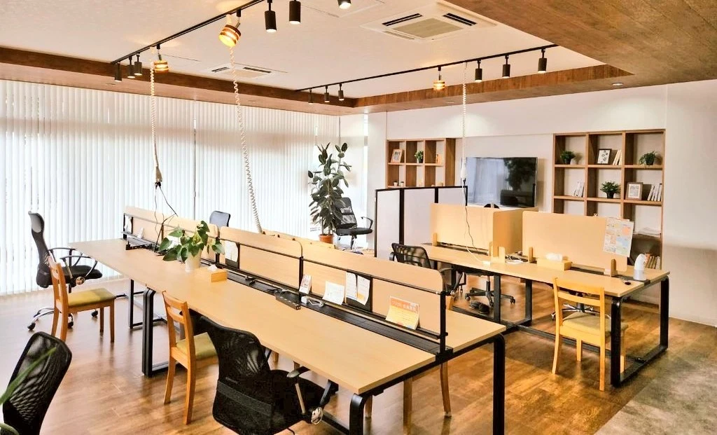 コワーキング&自習スペース1st. BASE の店内 (Google提供)