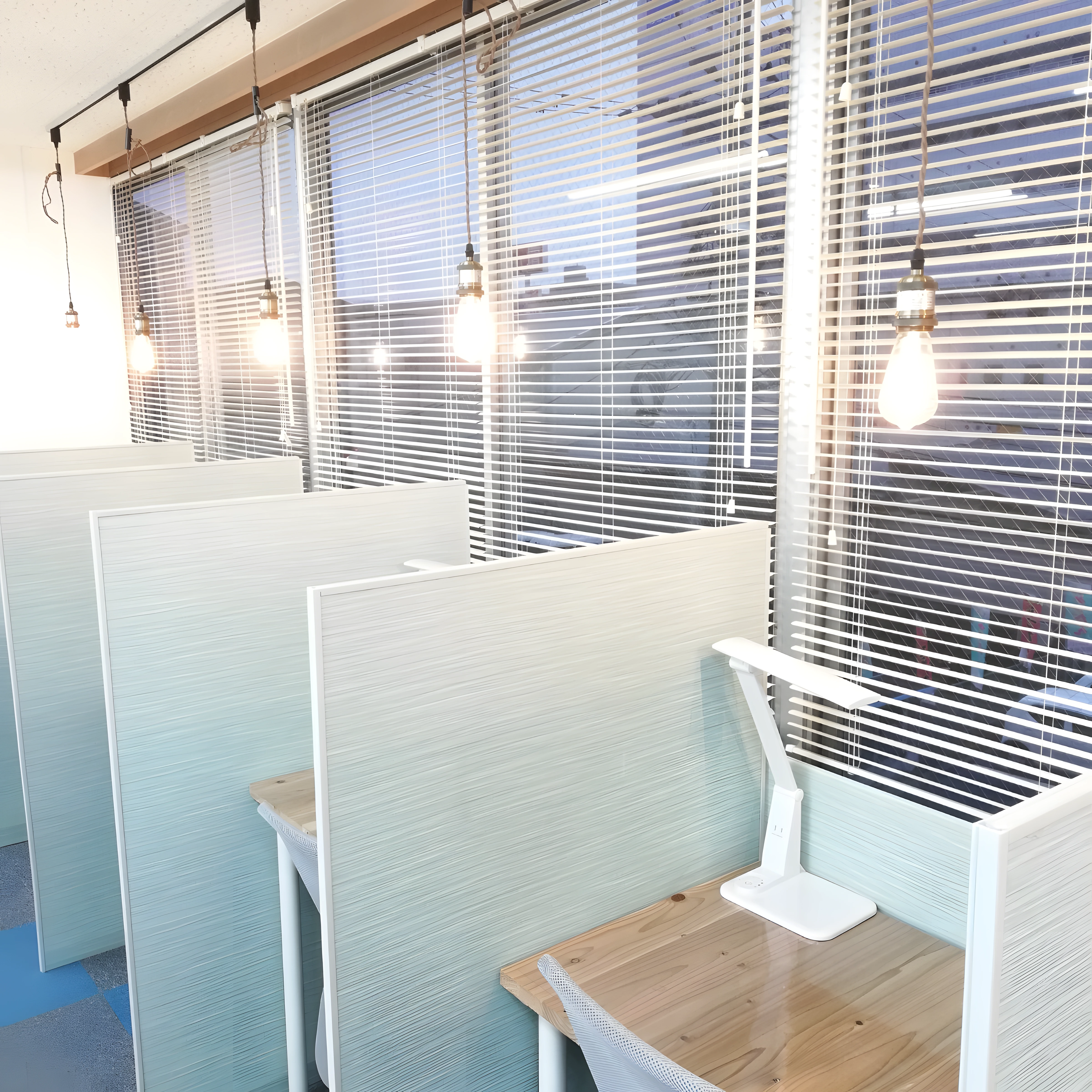 会員制自習室 まち図書カフェ 東広島room