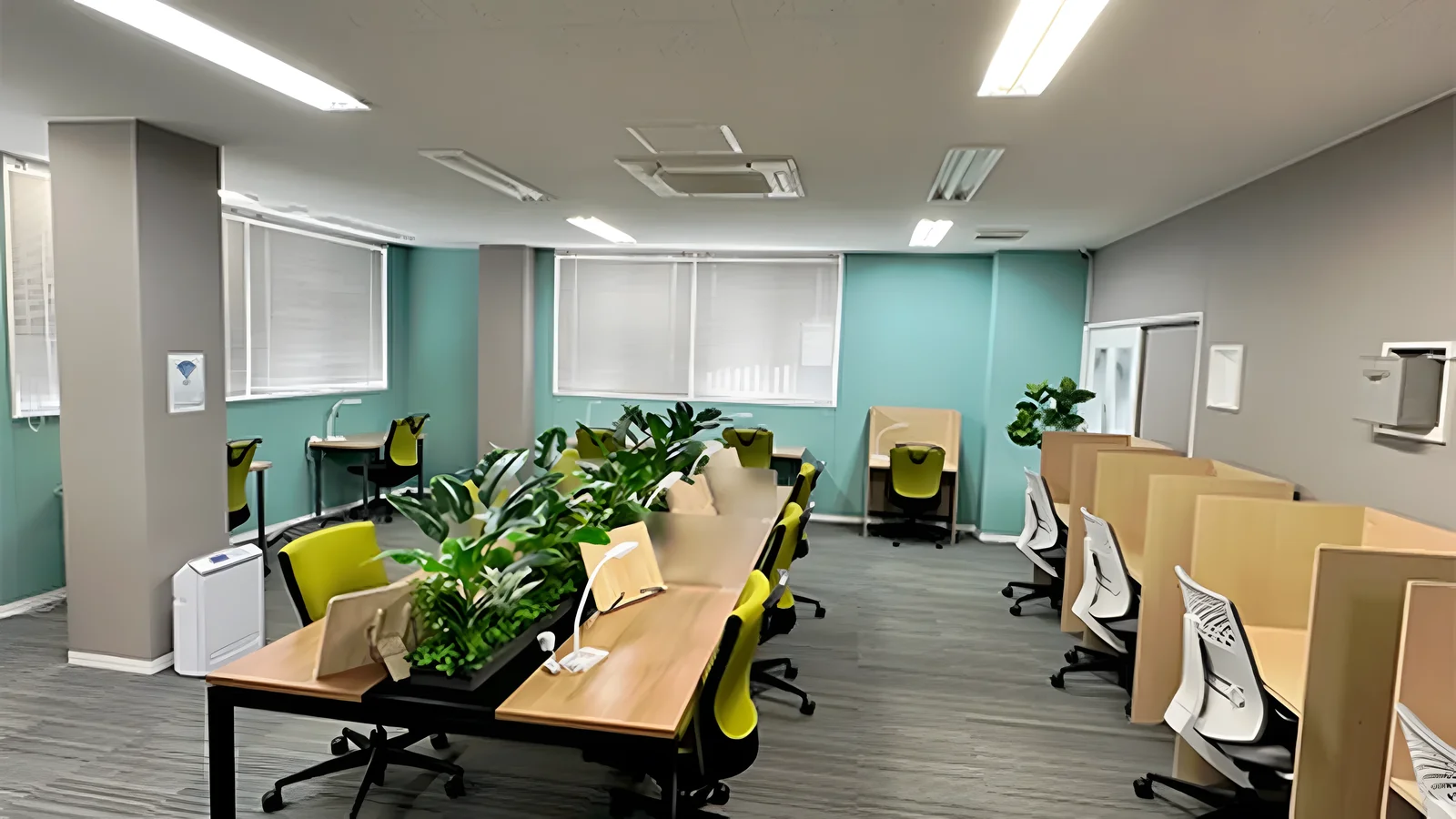 【徳島】自習室 Desk and Chair 沖浜店 の室内