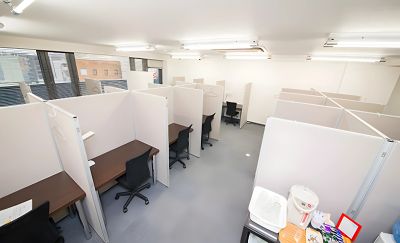 おとな自習室 えさか ブース席全体