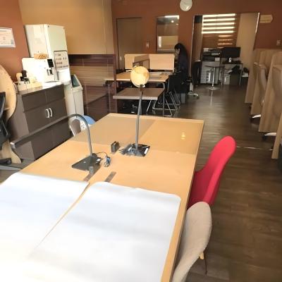 勉強カフェ 神戸三宮駅前スタジオの内観写真