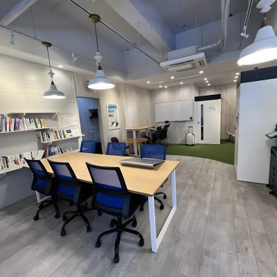 勉強カフェ 大阪江坂スタジオの内観写真