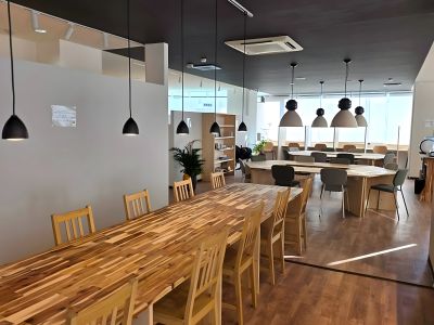 山形七日町自習室 BoostRoom 店内風景（画像提供: bm-iioffice-app-production.s3.ap-northeast-1.amazonaws.com）