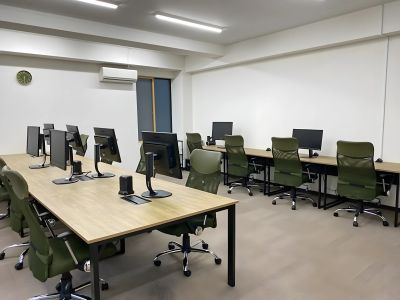 いいオフィス大分 by動画編集CAMP（コワーキングスペース／自習室／会議室）の外観・内観写真（画像提供: bm-iioffice-app-production.s3.ap-northeast-1.amazonaws.com）