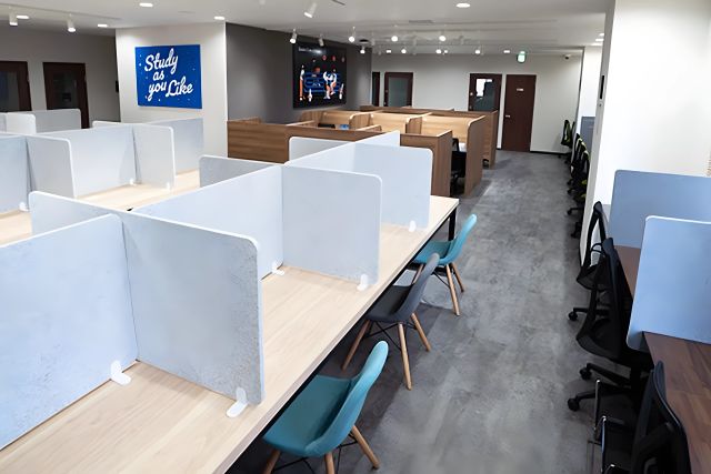 Gadol Cafe&Study 三宮店