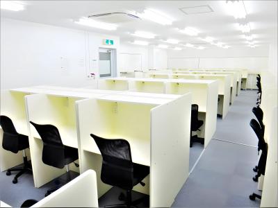 有料自習室 Study Booth四ツ谷 の内観（画像提供: study-booth.com）