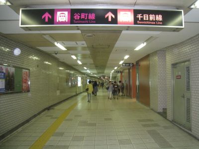 「自習室大阪」上本町１号店 の店内 (Google提供)