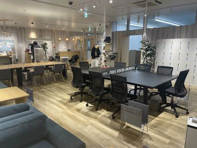 勉強カフェ 小平スタジオ の店内 (Google提供)