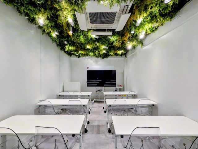 FEEEP 東京八重洲店 の店内 (Google提供)