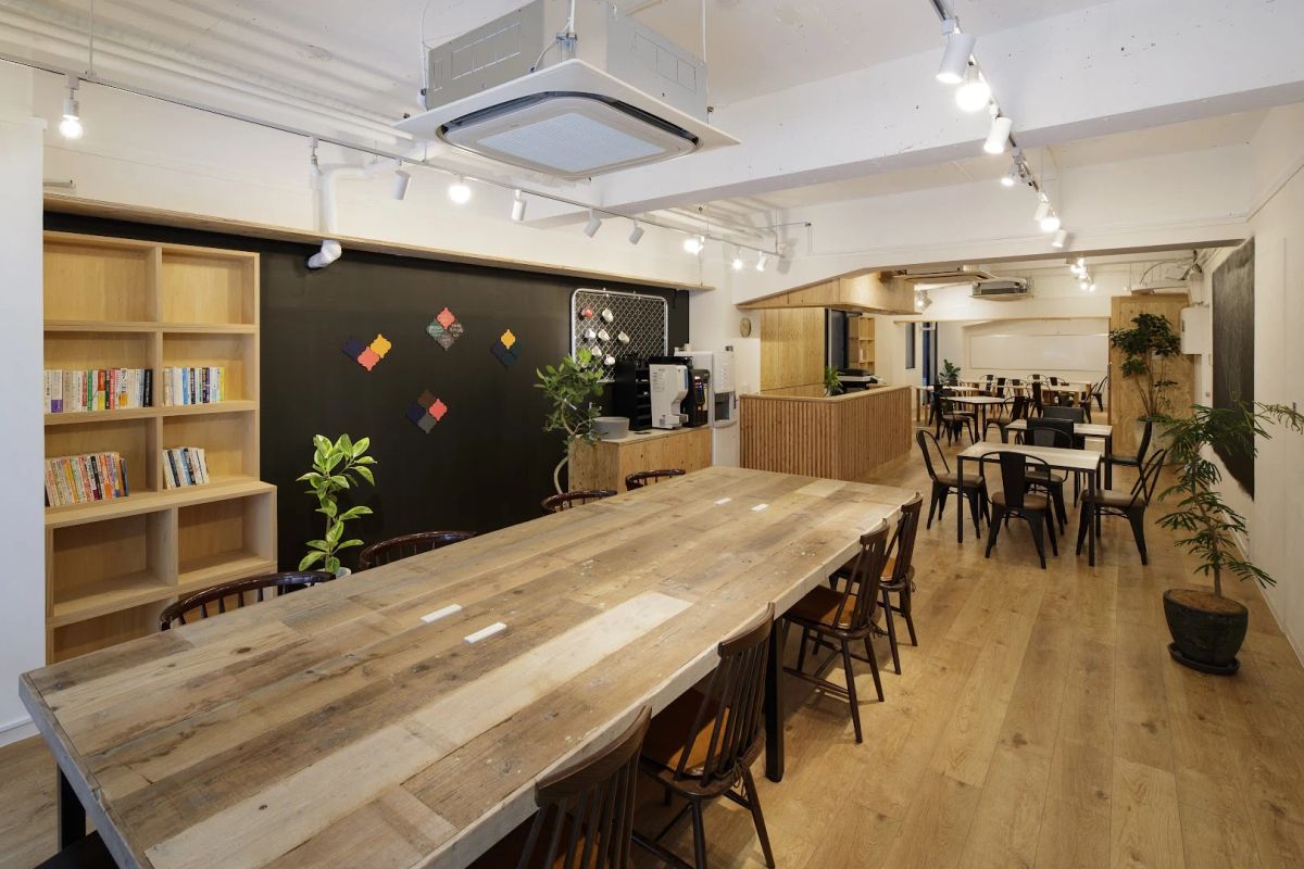 勉強カフェ 新宿BPスタジオ の店内 (Google Maps owner-uploaded photo, ユーザー指定)