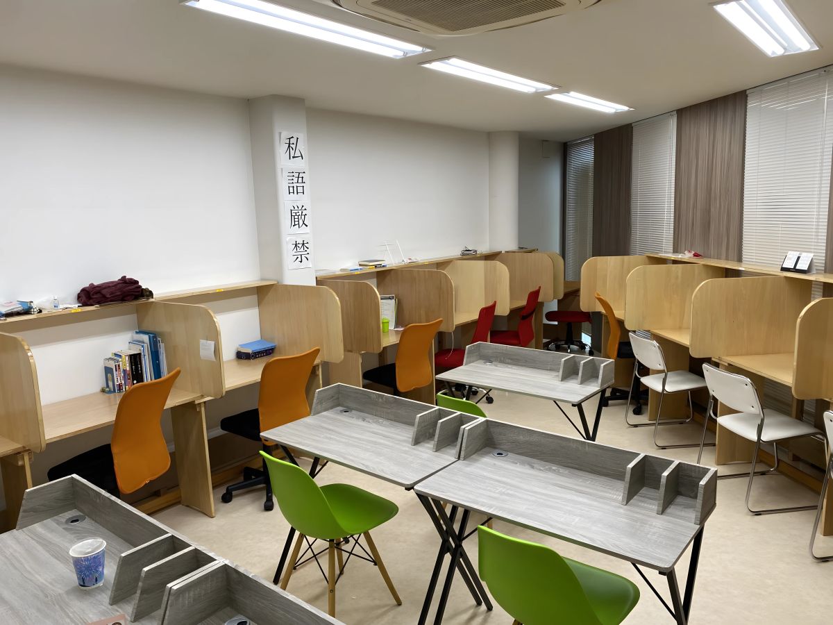自習室achieveの外観・内観写真（画像提供: www.umi-tsuki.co.jp）