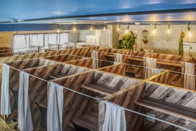 アイデスク横浜自習室の外観・内観写真（画像提供: ideskyokohama.com）