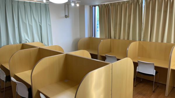 イントロベース新松戸店の店内写真