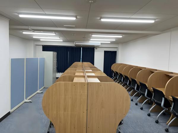 千葉駅有料自習室yaneura365千葉県庁店 内装写真