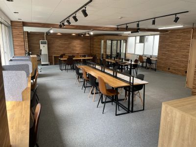 コワーキング新潟弁天 オープンスペース全景